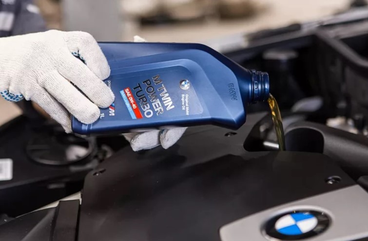 Замена моторного масла в BMW, выбор, сроки, инструкция